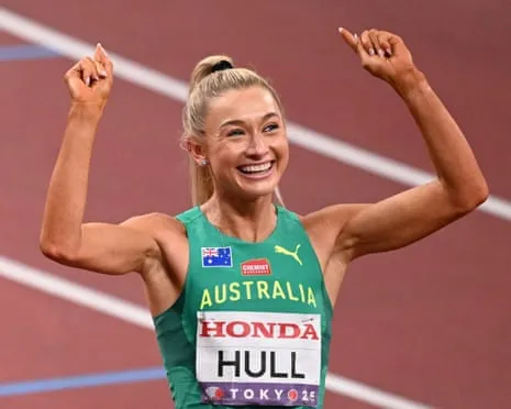 Australia's Hull Grasps Fresh Start, Advances to Global Competition Showdown